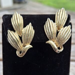 Vintage Gold Leaf Clip Earrings